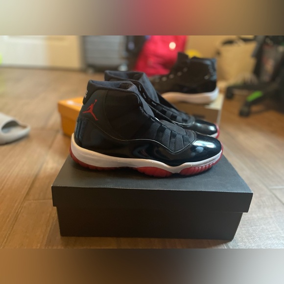 Jordan 11 bred size 11.5
